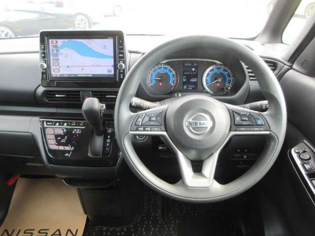 清潔で広々した座席です！是非、現車を見て体感してみてください。