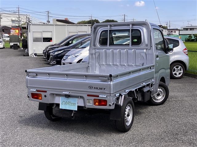 皆様に『綺麗ですね☆』と言って頂けるよう展示車のクリーニングに力を入れております！シートは専用バキュームにて仕上げております。専門スタッフがおりますので、他店に負けない自信があります！
