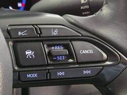 【レーダークルーズコントロール】追従型クルーズコントロールは、レーダーやビデオカメラが前方の車の状況を検知し、状況に合わせます。