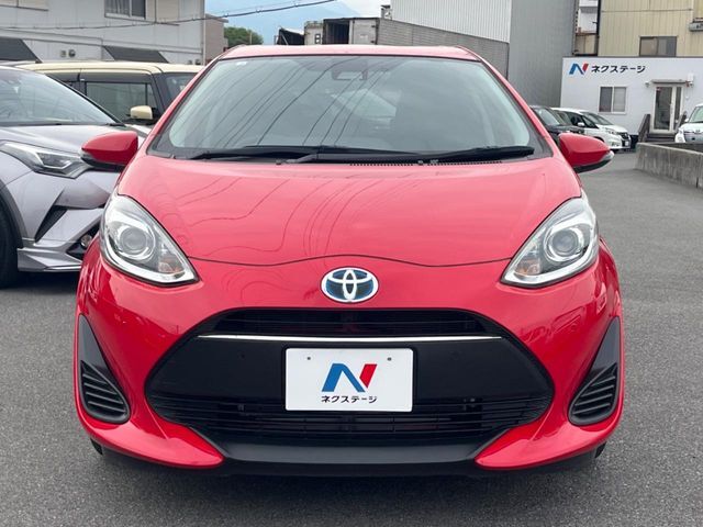 弊社では、全車『修復歴なし』のお車のみ取り扱っております。専任バイヤーによる厳選した仕入れの後、入庫後の車両チェックを行い、ネクステージが認定した高品質な中古車をご提供しております。