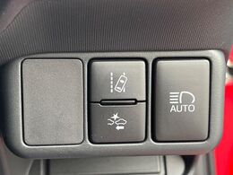 【トヨタセーフティセンス】走行中に前方の車両等を認識し、衝突しそうな時は警報とブレーキで衝突回避と被害軽減をアシスト。より安全にドライブをお楽しみいただけます。