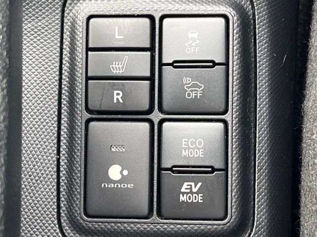 【シートヒーター】寒い日に重宝するシートヒーター！エアコンより早く温まってくれるので寒がりの人も安心ですね♪エアコンの温風は乾燥するから苦手、という方にもをおすすめです。