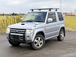 車両の品質管理は室内展示場を完備しておりますので、品質を保った状態の車両をご覧いただけます。