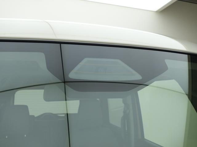 障害物を感知して、衝突の可能性がある場合、運転者へ警告音を発したり、衝突の可能性が高い場合、ブレーキの補助操作を行い、減速して衝突被害を軽減するシステムです。