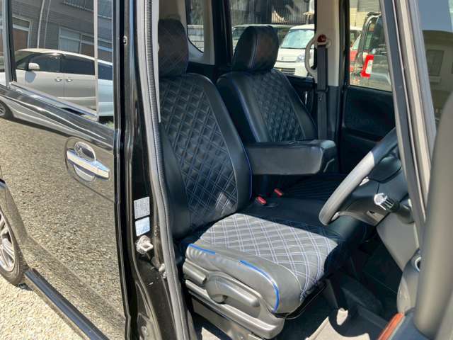 運転者にとっては日々使用することとなる運転席です。運転席が快適だと運転に集中することができますね。
