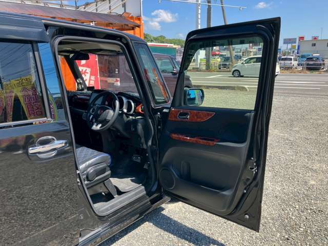 パワーウィンドウ付き☆運転席で全部の窓を開閉することが可能！！快適にドライブをお楽しみいただけます☆