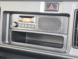 純正オーディオ　FM　AM　走行中でも交通情報等を聴くことができ、ドライブがより快適になります！
