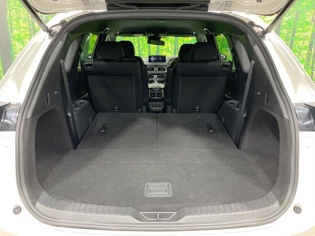 普段のお買い物や通勤、送迎等に十分な荷室スペースを確保しております。セカンドシートを倒すと、大きな荷物の積載も可能です♪