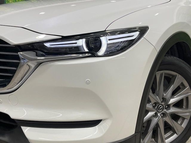 【LEDヘッドライト】悪天候や夜間走行時も良好な視界を確保し安心して運転できる高輝度LEDヘッドライトを装備！点灯速度が早く、消費電力も抑えられています。