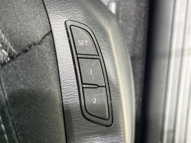 【メモリー機能付きパワーシート】ドライバーごとに設定したシート位置を記憶して、ボタン一つで切り替えできる便利な機能！運転する方が複数名いらっしゃるご家庭におすすめです♪