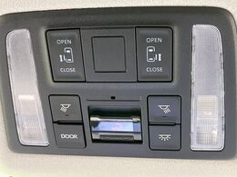 【両側パワースライドドア】スマートキーや運転席のスイッチで後席両側スライドドアの開閉が可能♪電動だから力を入れてドアを開ける必要が無く、小さなお子様でも簡単に開け閉めでき快適です♪