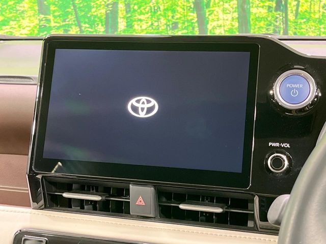 【10.5インチナビ】高級感とインパクトのある大画面ナビを装備。各種オーディオ操作はもちろん、スマホ連携もできる利便性の高いナビです♪