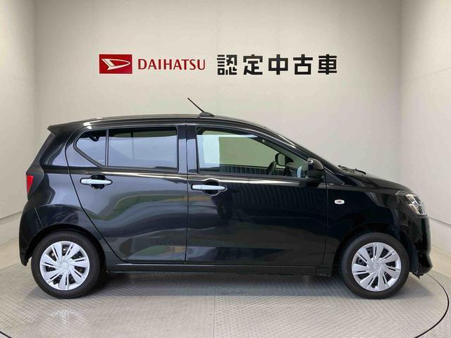 車両右側面からの写真になります。車をご覧になりたい時はお気軽に最寄りの店舗へご相談下さい。
