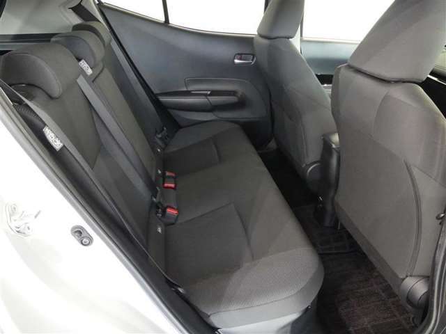 ゆとりある広々とした車内空間は、ドライブを始め買い物やレジャーなど、幅広く活躍します。一人でもみんなとでもお出かけを楽しみましょう！