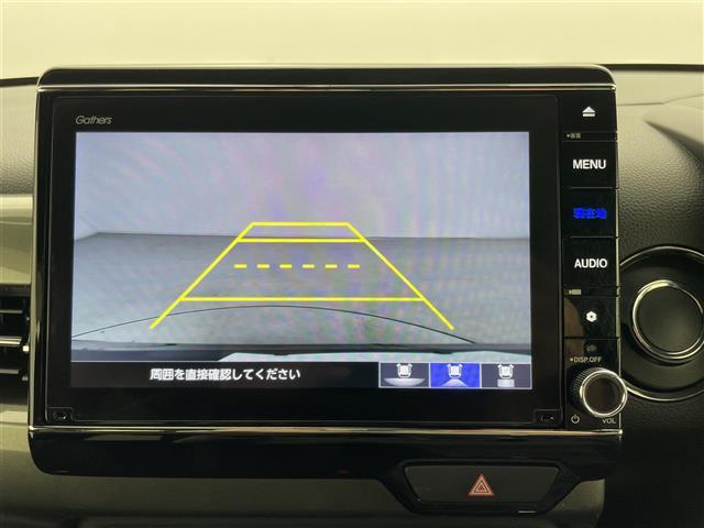 【バックモニター】後ろのカメラの映像をモニターに映し出すことができます！後方の見えない死角や、障害物との距離感をしっかり確認することができます！駐車が苦手な方におすすめです。