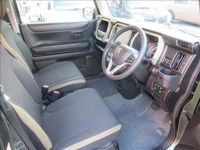 もちろん車内はきれいです☆中古車と違って使用感が全くないのは魅力の一つだと思います。