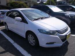 まだまだ綺麗な格安ハイブリッド車！安心の車検整備付き！