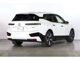 ご案内車両はストックヤードに保管中の場合もございます。ご来店の際は事前にご連絡頂けますとスムーズにご案内可能です。ストックヤード保管中の車両は取り寄せが必要です。