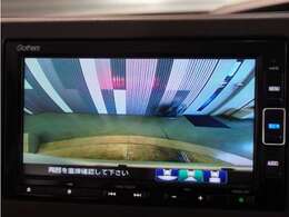 【バックカメラ】後退時も安心。リバース連動で画面が切り替わるのでとっても便利。