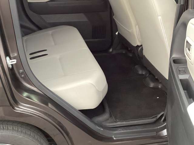 室内もクリーニング済です、次のオーナー様にも気持ちよく乗っていただける様に専門スタッフが心を込めてクリーニングさせていただいております。