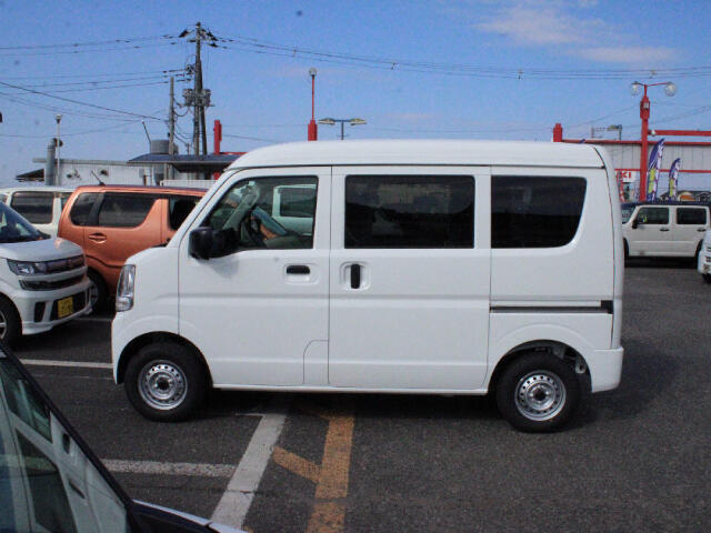 今の軽自動車は、とても広いです！当店では、セダン・ワゴン・スライドなど、様々なタイプの軽自動車を取り扱っております！