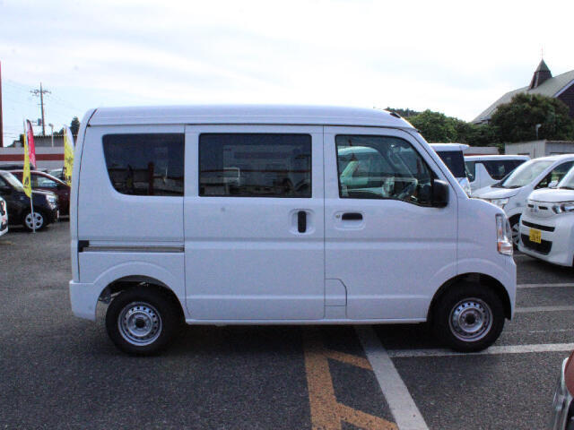 ★新しいうちにコーティングを施工する事により、ツヤを長持ちさせる効果があります。汚れも付きにくく、落としやすくなりますのでオススメです。種類がございますので詳しくは営業スタッフにお問い合わせ下さい。