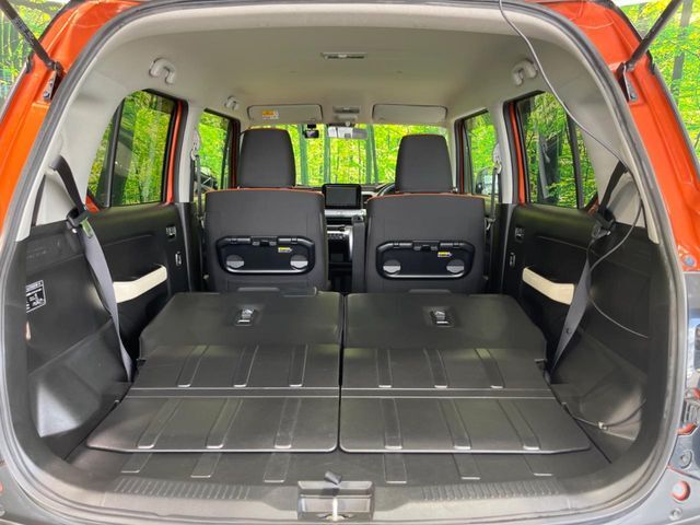 普段のお買い物や通勤、送迎等に十分な荷室スペースを確保しております。セカンドシートを倒すと、大きな荷物の積載も可能です♪