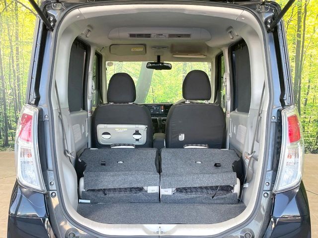 後席を格納すると、これだけの広さが！シーンに合わせたシートアレンジで、大きな荷物も積むことが出来ます♪