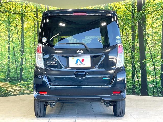 安心の最長10年・走行無制限保証（有償）をご用意。保証内容も充実はもちろん、無料点検＆オイル交換や、年中無休の全国・24時間ロードサービスも付帯されておりますのでご安心下さい。