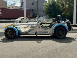 当店在庫は外装、内装クリーニング後に展示し、併せて事故修復歴の有無、メーター改ざん歴の有無も第三者機関による検査を全台実施しております。車検、整備、鈑金塗装も自社で対応できますのでご安心ください。