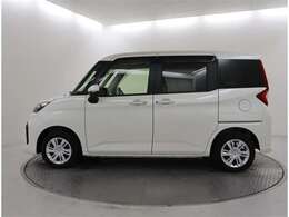 両側パワースライドドア付きだから、狭い駐車スペースなどでの 乗り降りラクラク！小さなお子さまのいるご家庭には嬉しい装備。