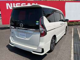最大104項目を点検・整備法定点検の整備に加え、日産独自の点検整備を実施。基準を満たしていない消耗部品を交換いたします。