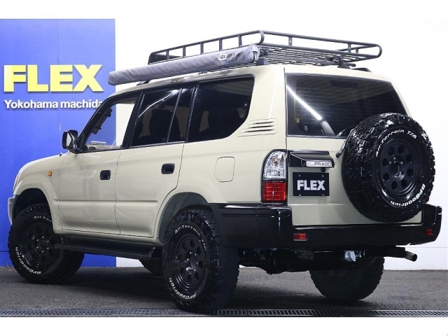 古い年式の車両ですが、FLEXは保証制度が充実しておりますのでご安心ください！年間100万円まで修理費をカバーするプランがございますので、詳細はスタッフまで是非お問い合わせください！