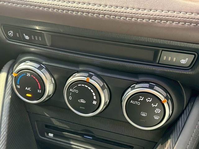【オートエアコン】車内温度をセンサーが感知してご希望の車内温度になるよう、風量も自動で調整してくれます☆