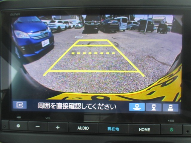 バックカメラのお写真です。駐車が苦手な方でも楽に駐車が行えますね♪