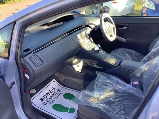 ハイブリッド車は作りが良く長く乗れる！と分かっていても初めてハイブリッド車に乗られる方は、不安が多いかと思います。その際はぜひ第三者機関の保証をお使い下さい！詳しくはスタッフまで！
