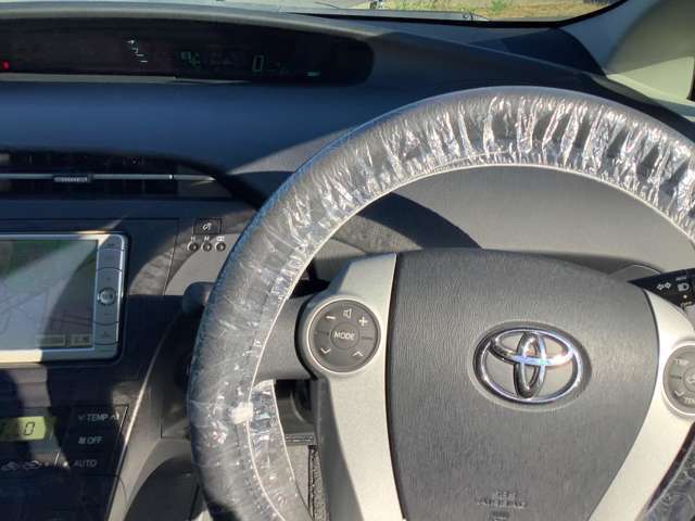 ハイブリッド車の中には走行モードを選択ができる車種があります！たとえば坂道発進や高速道路での合流など、馬力が欲しい時には、パワーモードがオススメです！アクセルの感度が良くなりスムーズに発進できますよ！