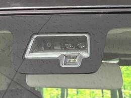 【デュアルセンサーブレーキサポート】走行中に前方の車両等を認識し、衝突しそうな時は警報とブレーキで衝突回避と被害軽減をアシスト。より安全にドライブをお楽しみいただけます。