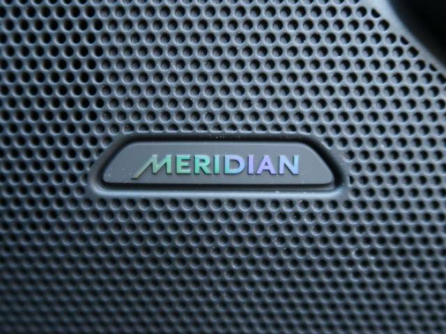 MERIDIANサウンドシステム『英国のオーディオブランドMERIDIANと共同開発された専用サラウンドシステムにより臨場感あふれるサウンドで包み込まれるオーディオ体験が堪能できます。