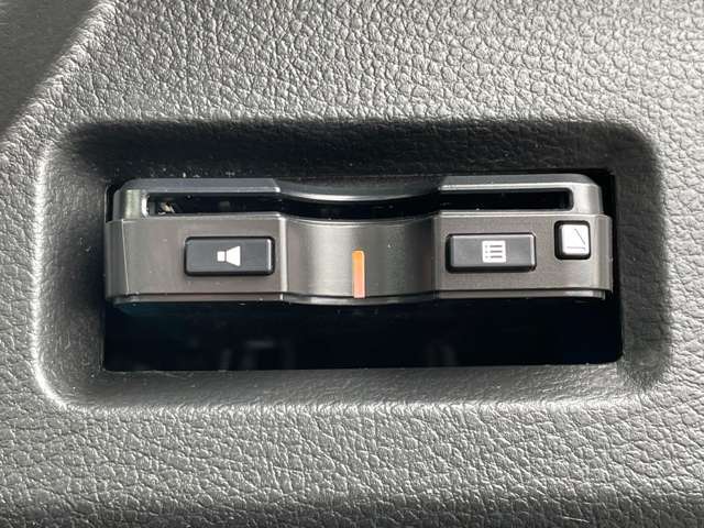 「ETC車載器」　料金所での通行券の受け取りや料金の支払いのための、一時停止や現金のやりとりが不要♪停車が不要になることによる渋滞緩和にも威力を発揮します♪セットアップもカーチスにお任せください♪