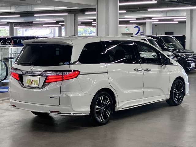 自社陸運局指定工場完備！国家資格車検検査員資格を持った整備士による整備。走行に関係のない所も不具合箇所があれば修理してお渡しいたします。