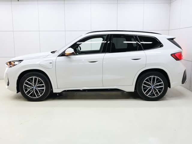 BMW・MINIの新車・中古車の販売はもちろん、下取り、買取も強化をしております。国産車での下取りなども行っておりますので、是非お問合せくださいませ。