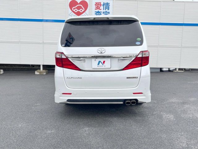 安心の最長10年・走行無制限保証（有償）をご用意。保証内容も充実はもちろん、無料点検＆オイル交換や、年中無休の全国・24時間ロードサービスも付帯されておりますのでご安心下さい。