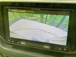 【バックカメラ】駐車時に後方がリアルタイム映像で確認できます。大型商業施設や立体駐車場での駐車時や、夜間のバック時に大活躍！運転スキルに関わらず、今や必須となった装備のひとつです！