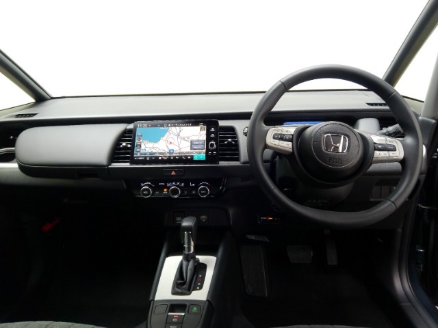 Honda車が初めての方にも扱いやすく分かりやすいインパネ周りと各種スイッチ類です。
