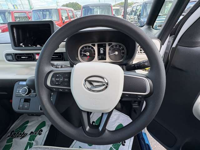 自ら操るハンドル！ドライバーの生命線です。お客様の目で実際にご確認ください。