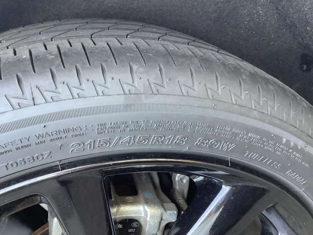 215/45R18タイヤ