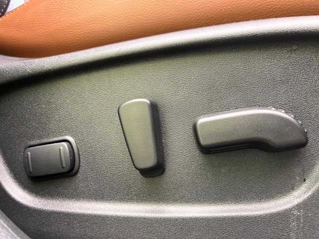 【パワーシート】スイッチ一つで簡単にシートの微調整が可能！電動だから力もいりません！快適なシートポジションにセットして、快適なドライブをお楽しみください。