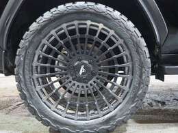 エムクライム・ノマドフォージド22インチホイール/BFGoodrichオールテレンATタイヤ