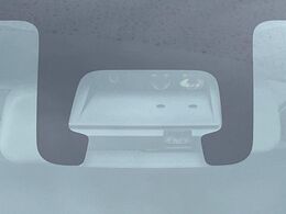 【スズキ　セーフティサポート】走行中に前方の車両等を認識し、衝突しそうな時は警報とブレーキで衝突回避と被害軽減をアシスト。より安全にドライブをお楽しみいただけます。